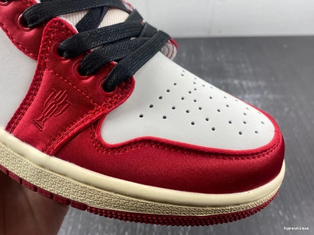 HYPE 1 OG Home x Jordan FN0432-017 Air Room Trophy Low 0804